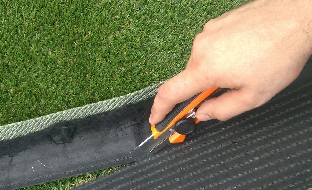 укладка искусственного газона